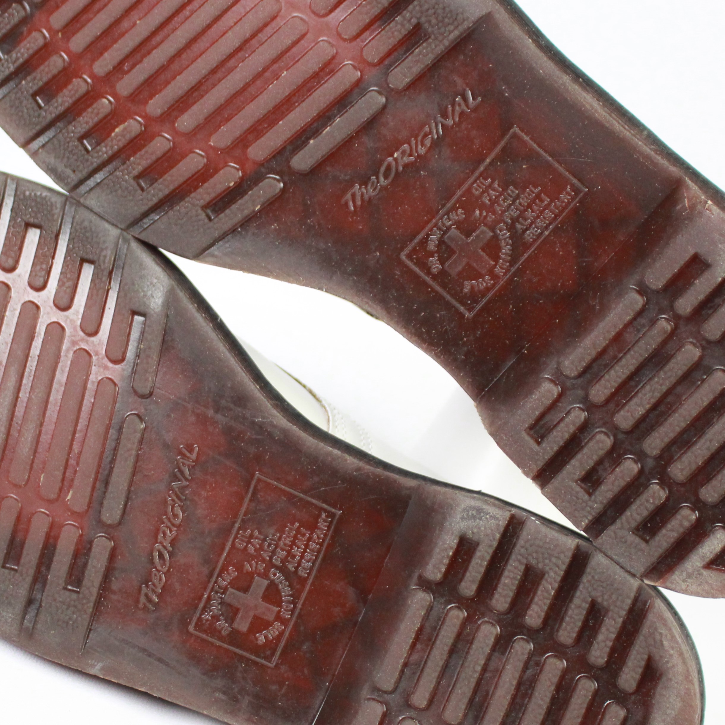 2048 (7 UK) - Image 7