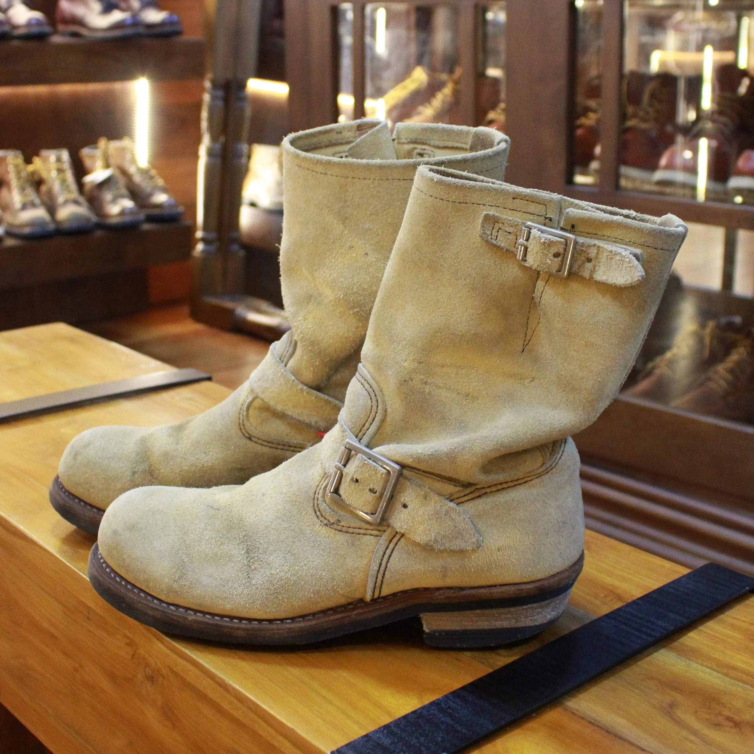 ENGINEER BOOTS 8268 (8 UK D)
