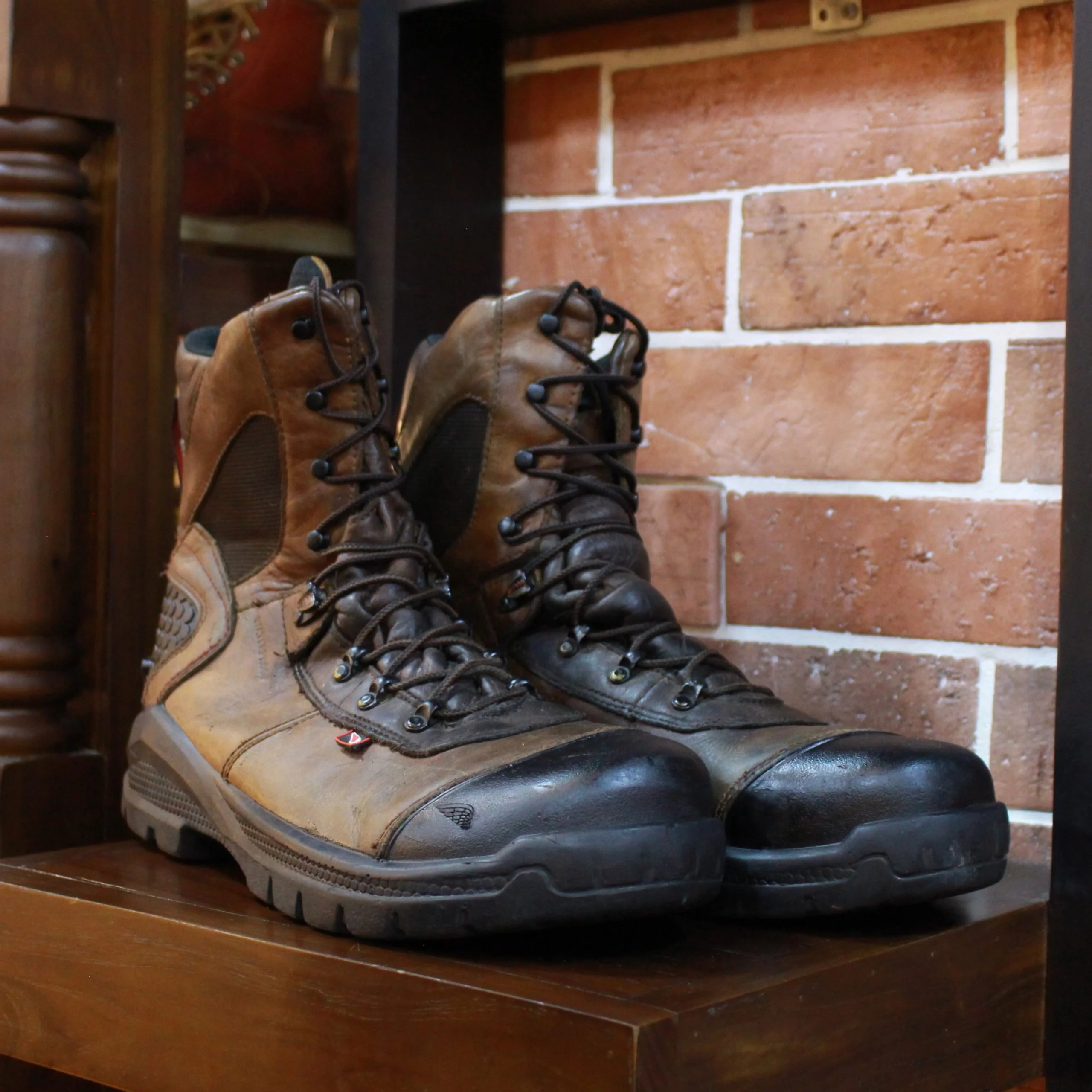 438 SAFETY BOOTS (12 UK)