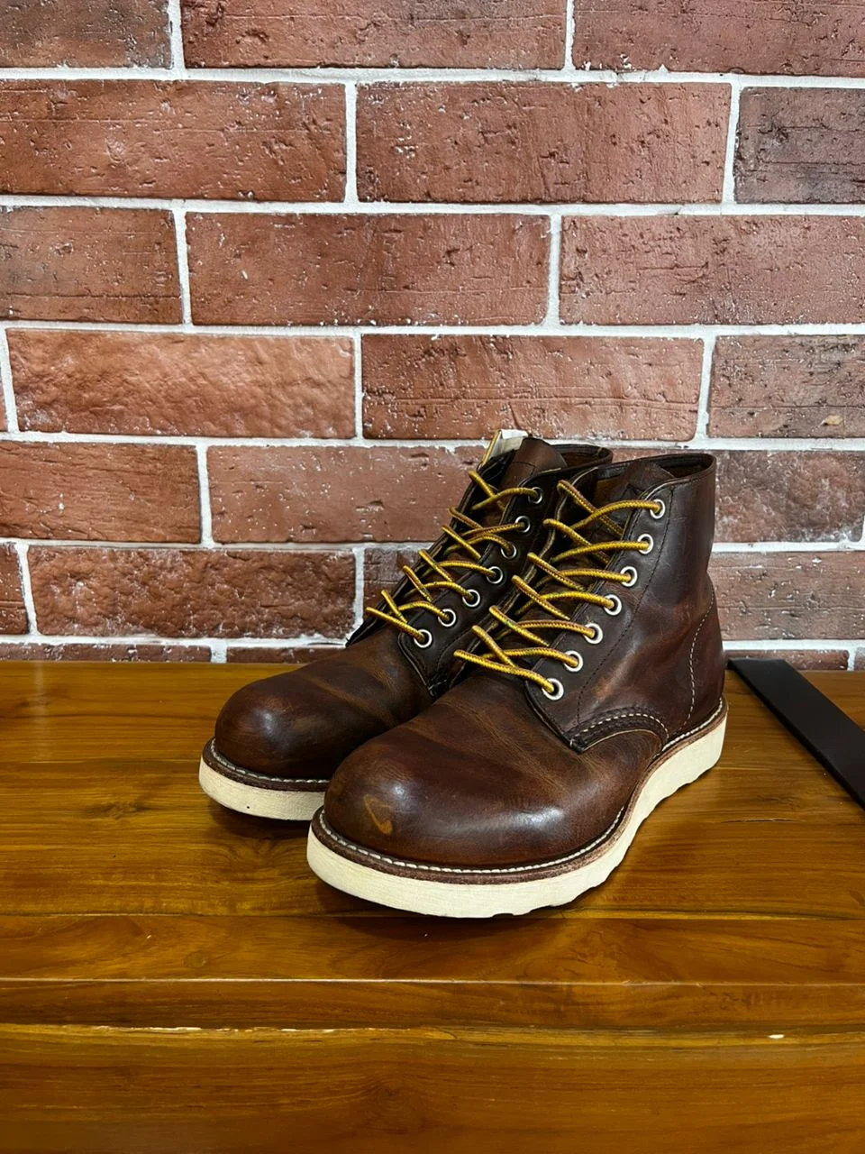 ROUND TOE (4 UK)